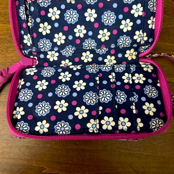 Vera Bradley wristlet - Picture 4 of 6